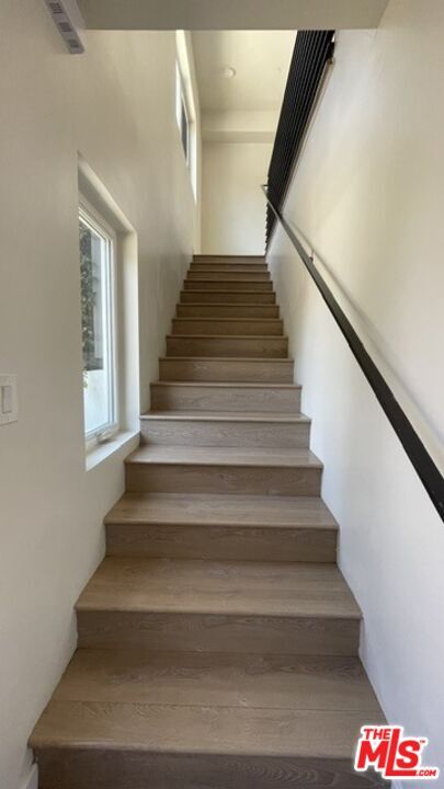 Building Photo - 5230 Satsuma Ave
