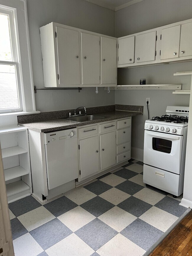 Building Photo - 744 Argonne Ave NE