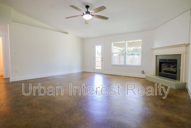 Building Photo - 4658 Sunsail Cir