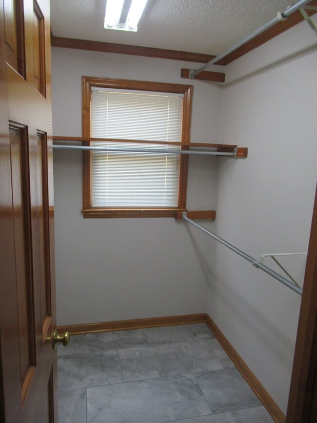 Building Photo - Denver Four Bedroom Home For Rent!