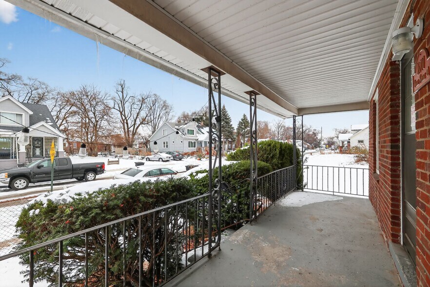 Building Photo - 16701 Tuller St