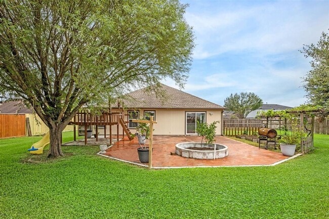 Building Photo - 3402 Fox Ct