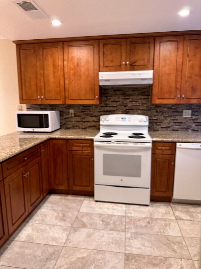 Building Photo - Stunning Condo in Turlock available for im...