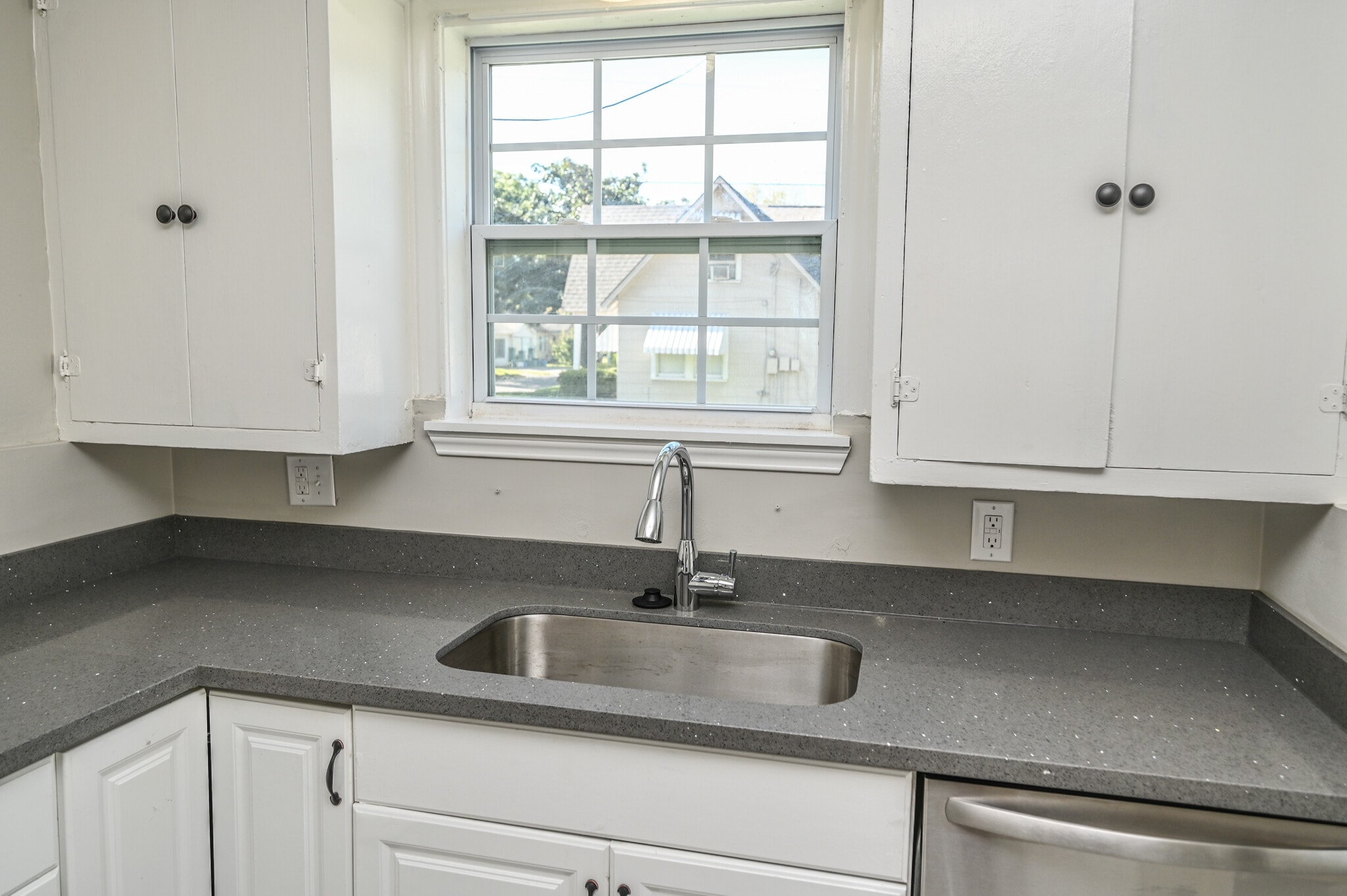 Building Photo - 500 Alford St