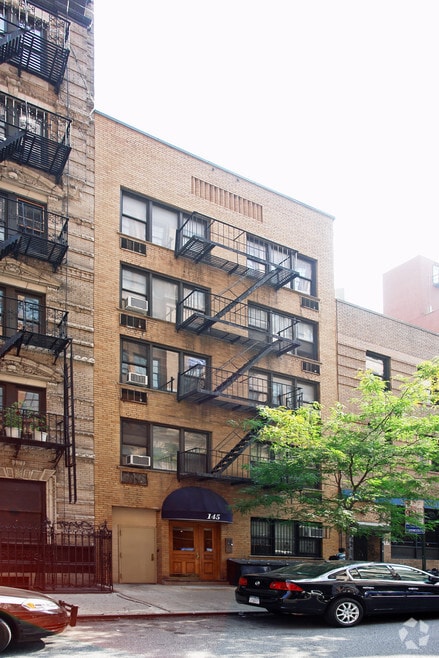 Building Photo - 145 E 26th St