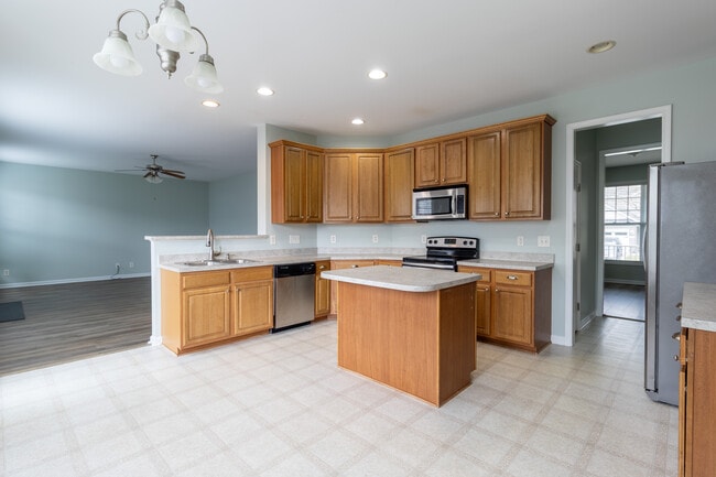 Building Photo - 2047 Sinclair Trce