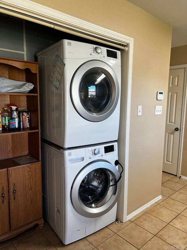 Building Photo - 1915 Auburn Hills Dr