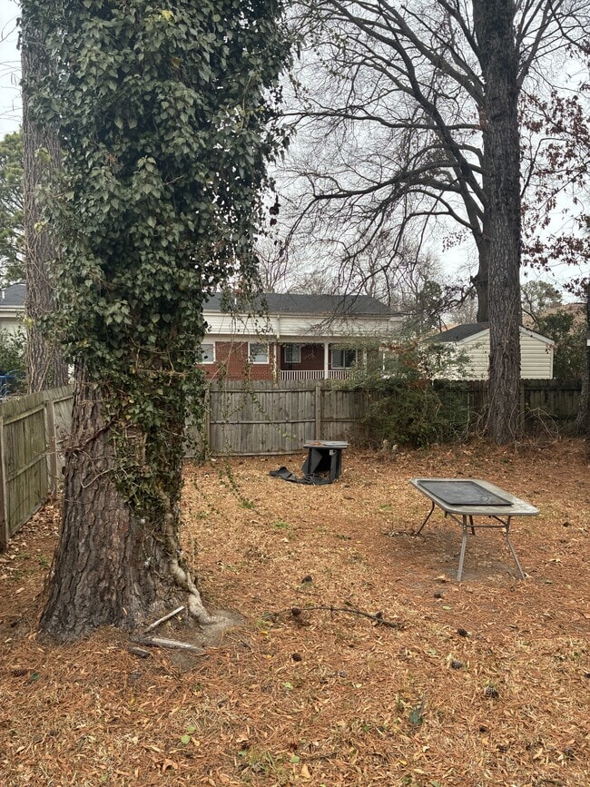 Building Photo - 2808 Beachmont Ave