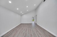Building Photo - 145 Sequoia Dr