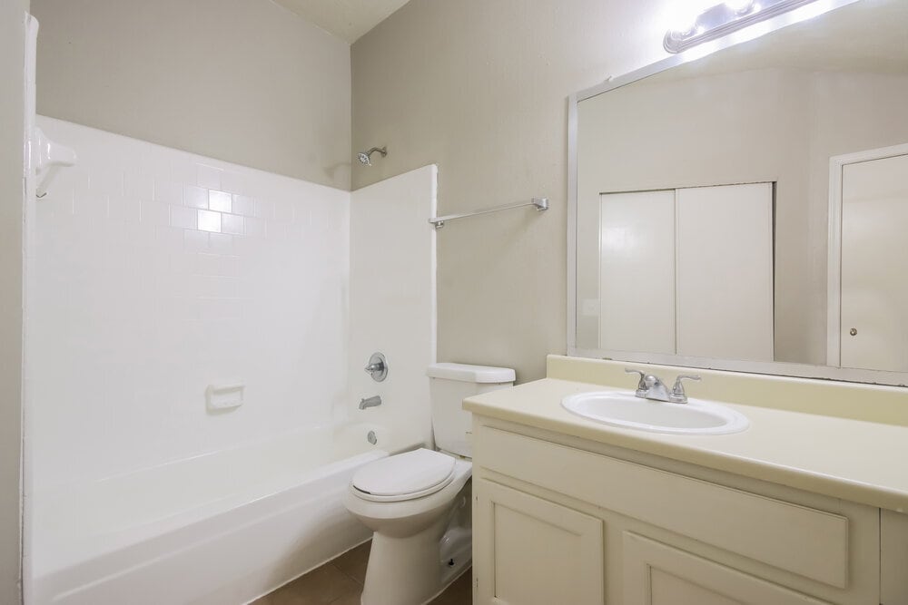 Building Photo - 8215 Eastern Bluebird Dr