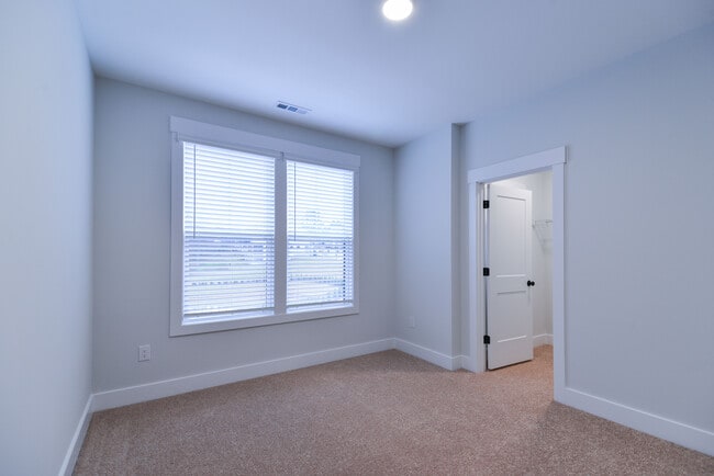 Building Photo - 4093 Elk Crk Ln