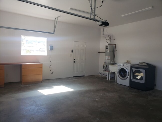 Building Photo - Modernized, 3BD/2BA House in Leucadia: Minutes to Beach, Town, YMCA!