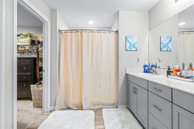 Building Photo - 13030 Boggy Creek Dr