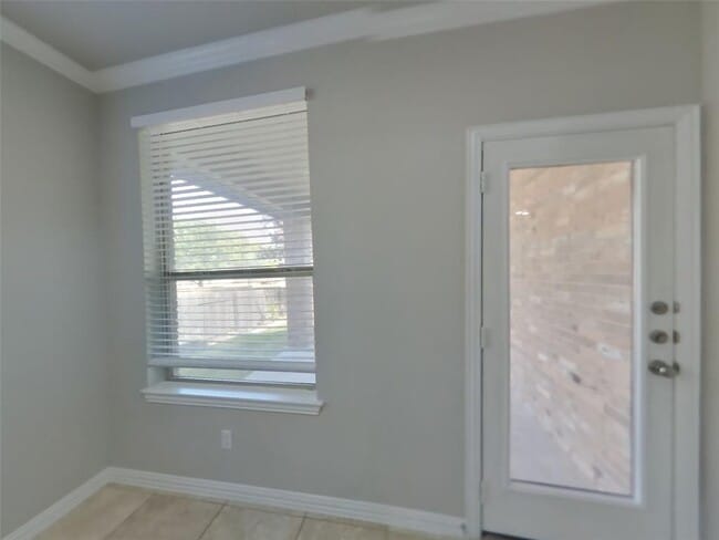 Building Photo - 1913 Colony Glen Ln