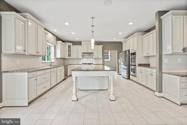 Building Photo - 4561 Rona Pl