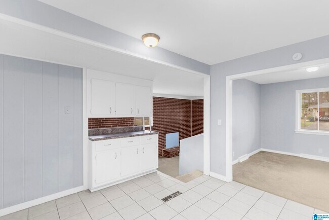 Building Photo - 9805 Maple Ln