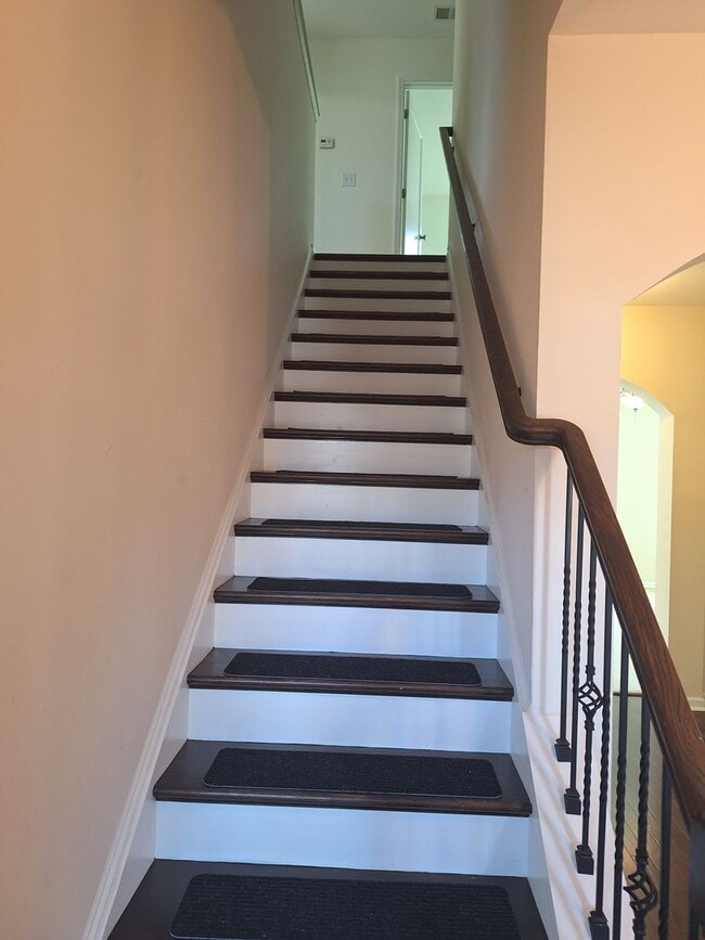 Building Photo - ***HURRY, MOVE IN SPECIAL****Superb Home Located in the Catawba Hills Neighborhood!