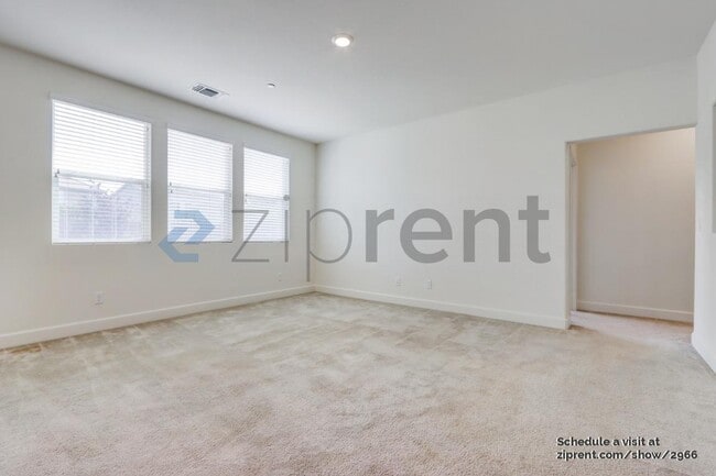 Building Photo - Unit