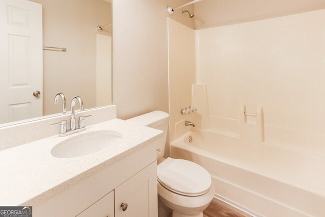 Building Photo - 102 Dove Rise