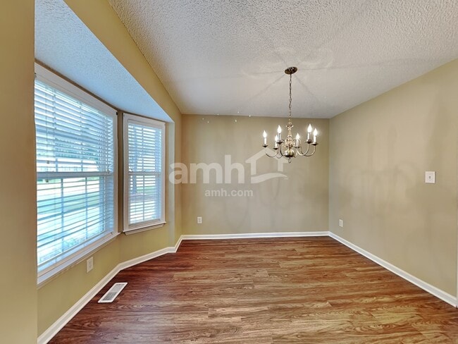 Building Photo - 941 S Philwood Ct