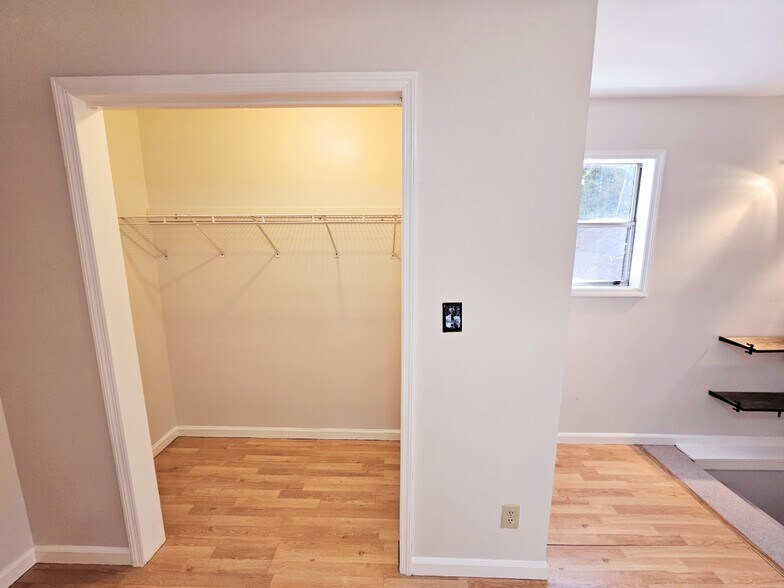 Building Photo - 101 Mandalay Rd