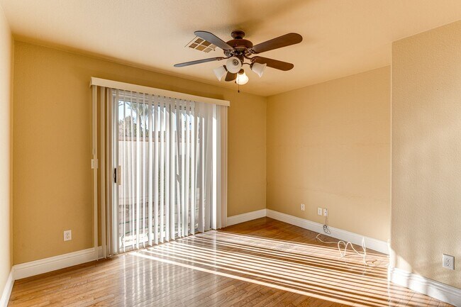 Building Photo - WONDERFUL 3 BEDROOM PLUS DEN 1 STORY HOME....