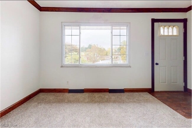 Building Photo - 240 Stardust Dr