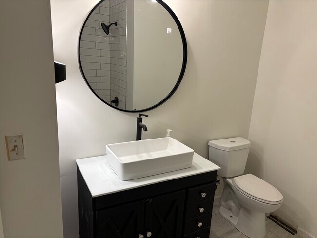 Building Photo - 18377 Pleasant View Dr