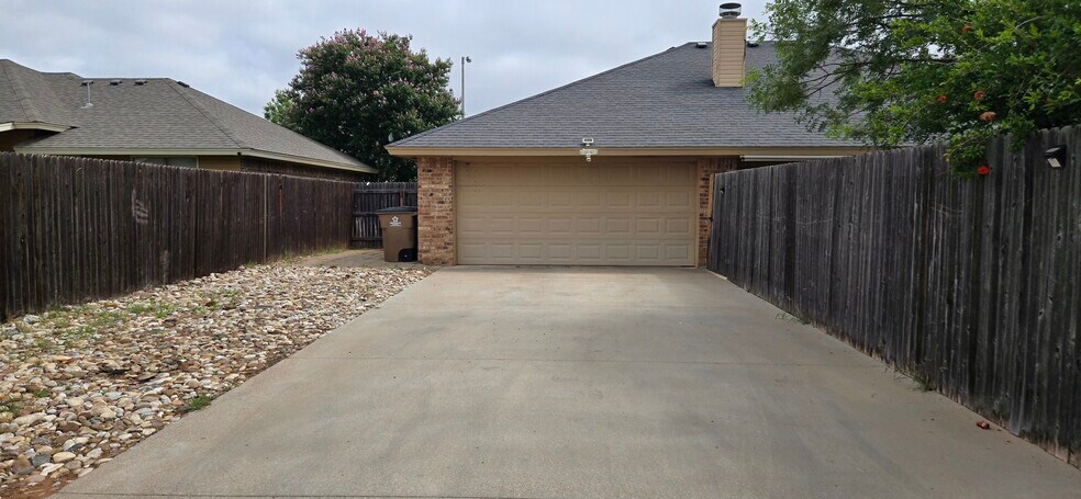 Building Photo - 4217 Lexington Pl
