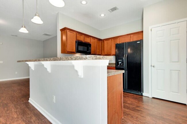 Building Photo - 850 Canyon Oak Loop