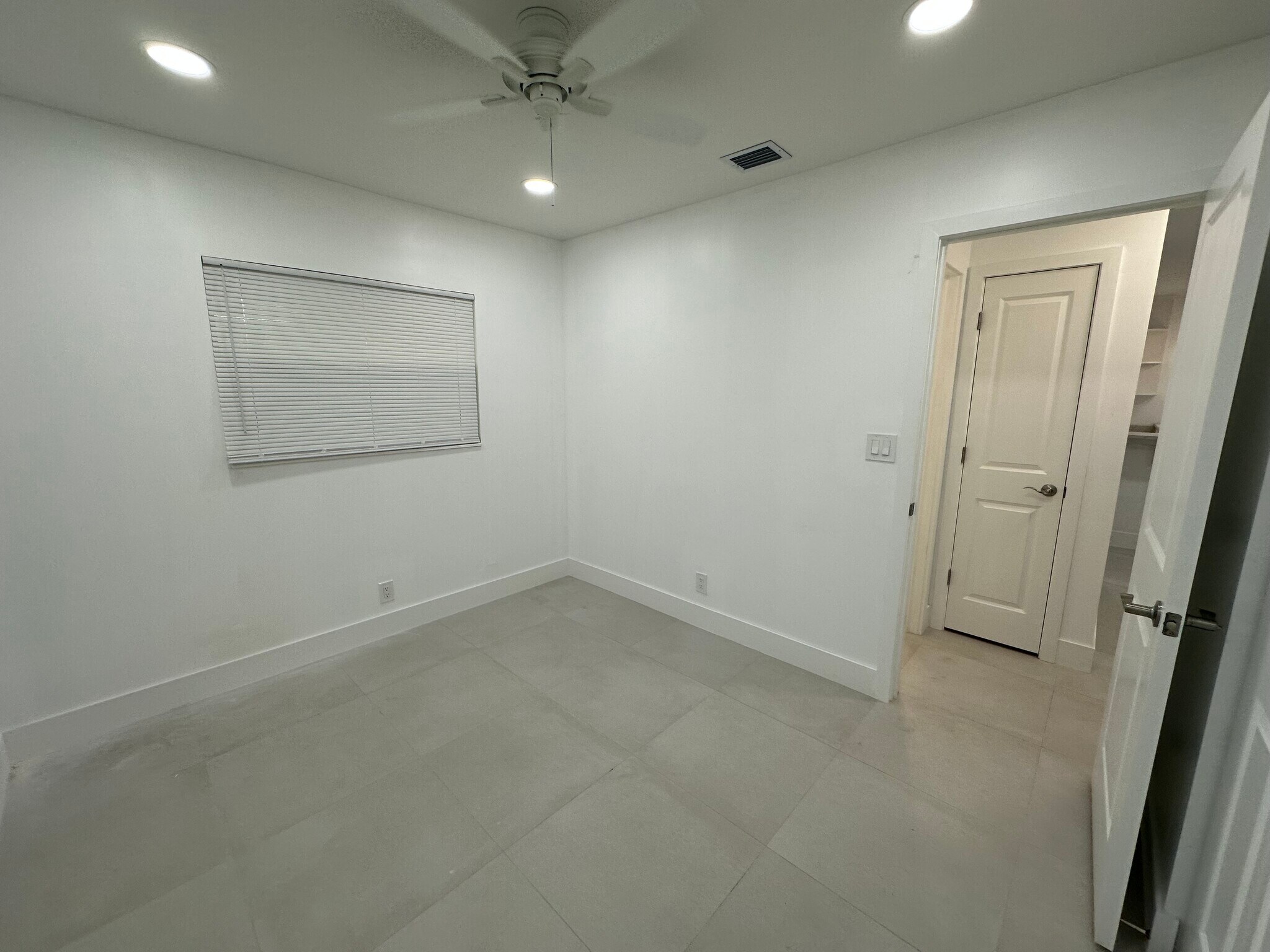 Building Photo - 2112 Garfield St