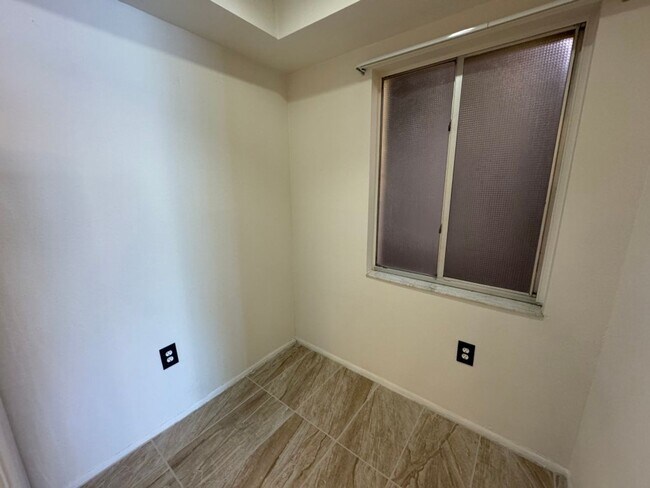 Building Photo - 4575 S Texas Ave