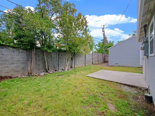 Building Photo - FOR RENT in Sacramento! 2533 Michelle Dr, ...