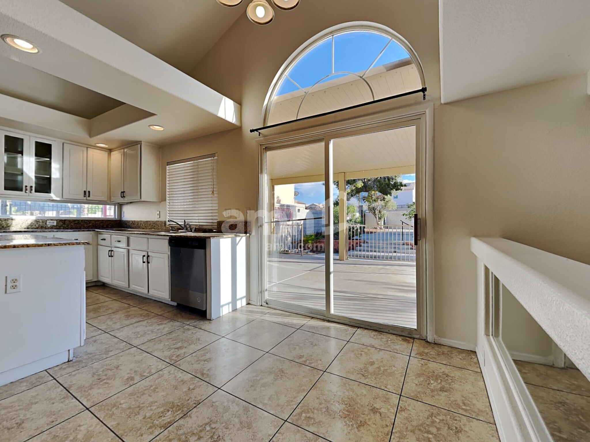 Building Photo - 1951 Silver Whisper Ave