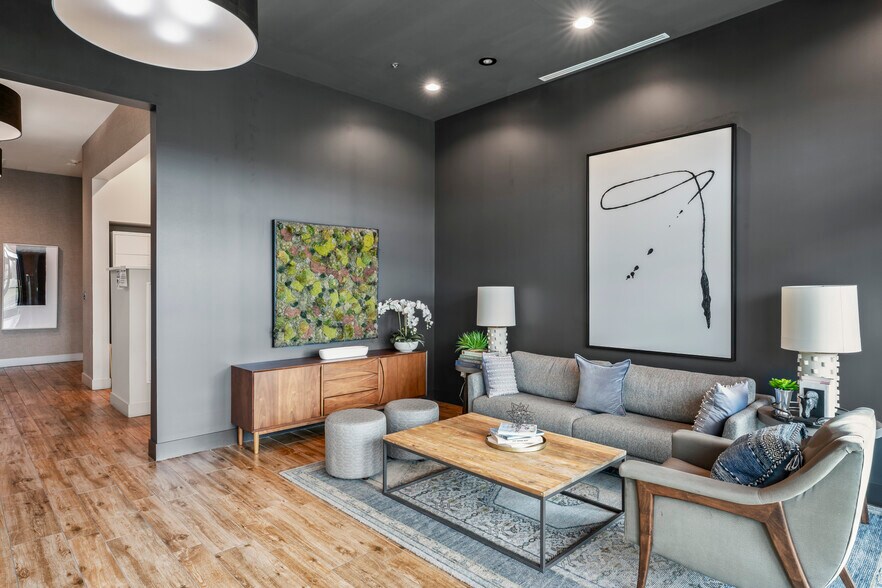 Building Photo - 506 Diamondback Dr