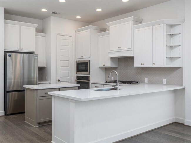 Building Photo - 217 Gary Wayne Dr