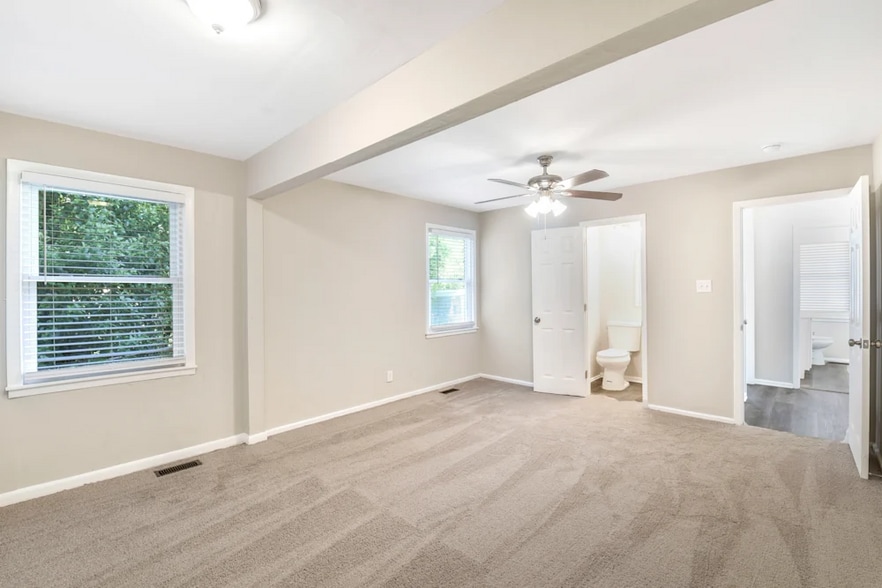 Building Photo - 2028 Syracuse Dr