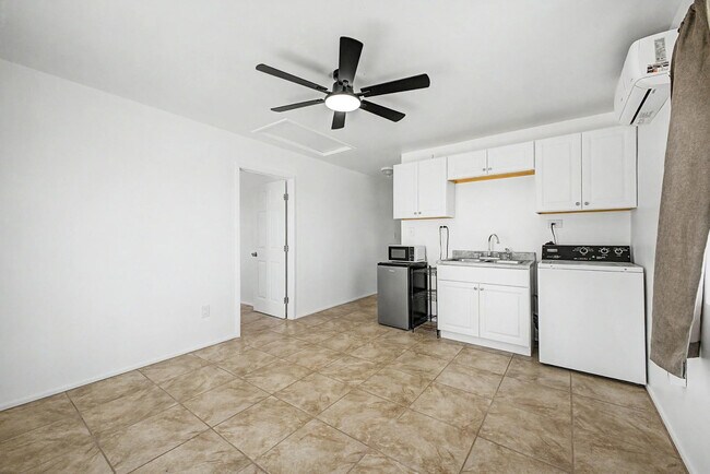 Building Photo - 34233 W Sahuaro St