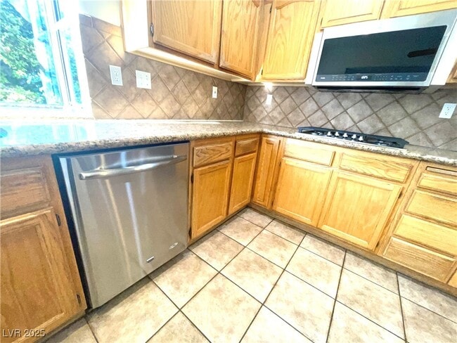 Building Photo - 2253 Pine Forest Ct