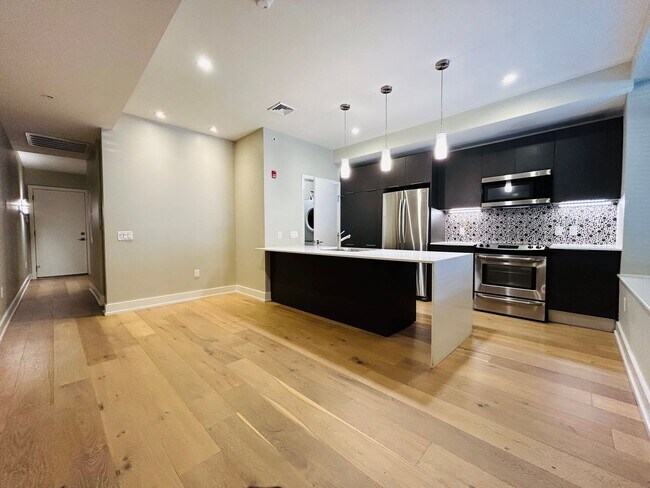 Interior Photo - 4525 Walnut Associates LP