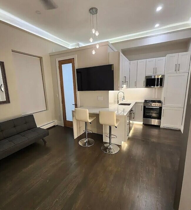 Building Photo - 362 Commonwealth Ave