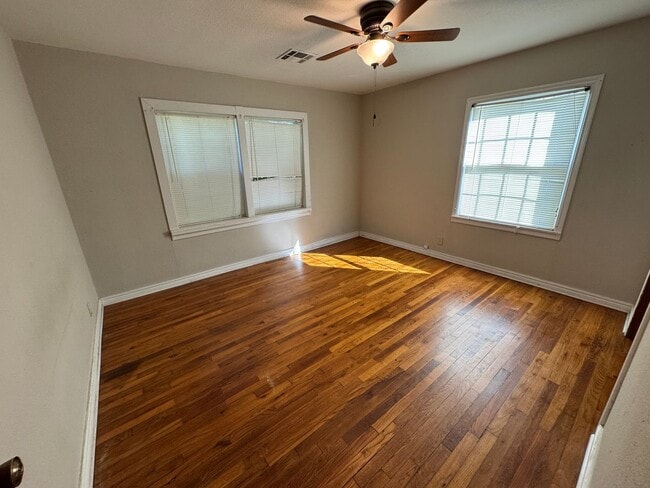 Building Photo - Spacious Home with Garage, Deck & Convenient Location