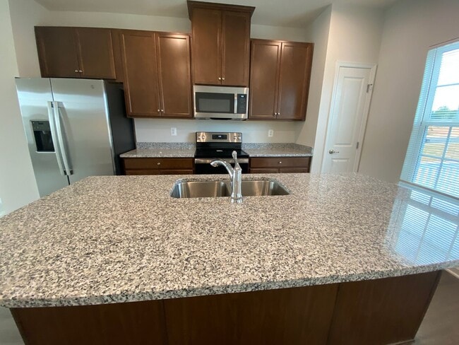 Building Photo - 2677 Bears Den Dr
