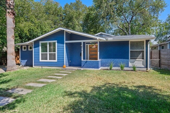 Building Photo - 1516 Broadmoor Dr