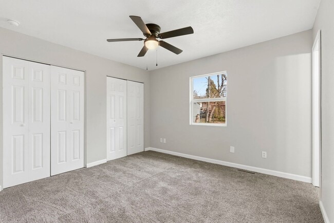 Building Photo - Newly Remodeled | 4 Bedroom | 3 Bathroom | 2 Ensuite's | Nixa, MO School District!