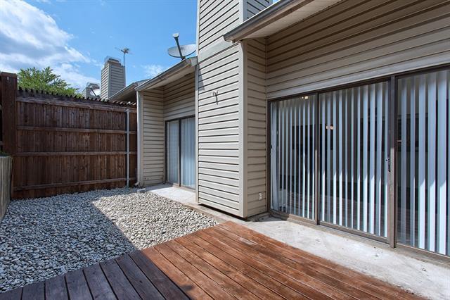 Building Photo - 7450 Holly Hill Dr