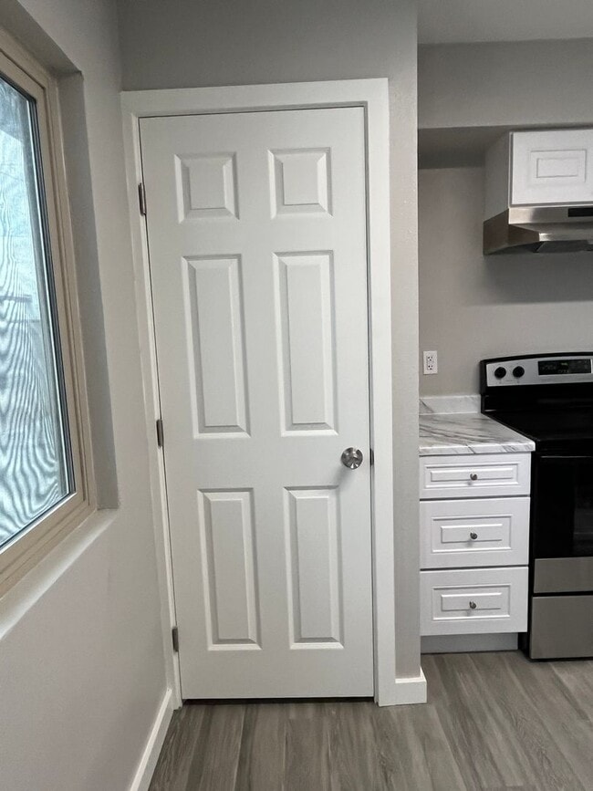 Building Photo - 2912 E Roeser Rd