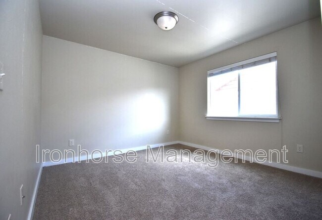 Building Photo - 2226 Baxter Ln