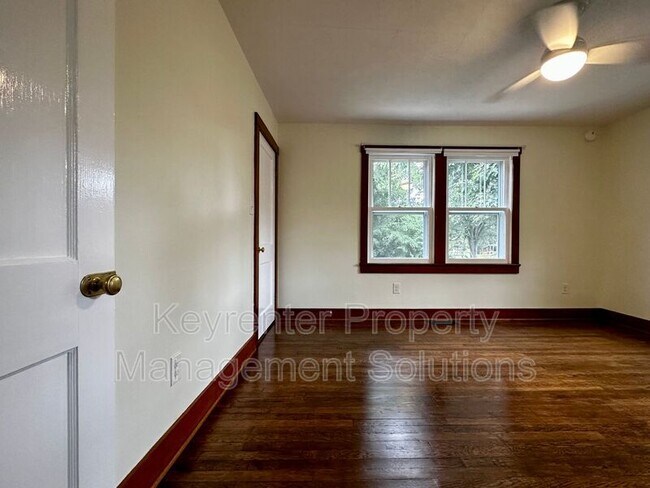 Building Photo - 128 Vedette Ave