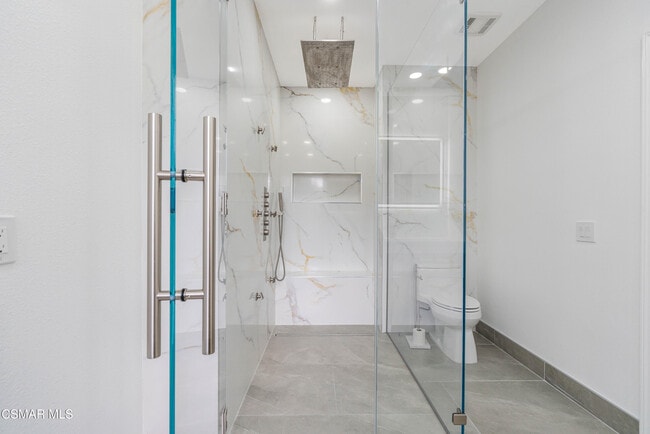 Building Photo - 504 Rustic Hills Dr